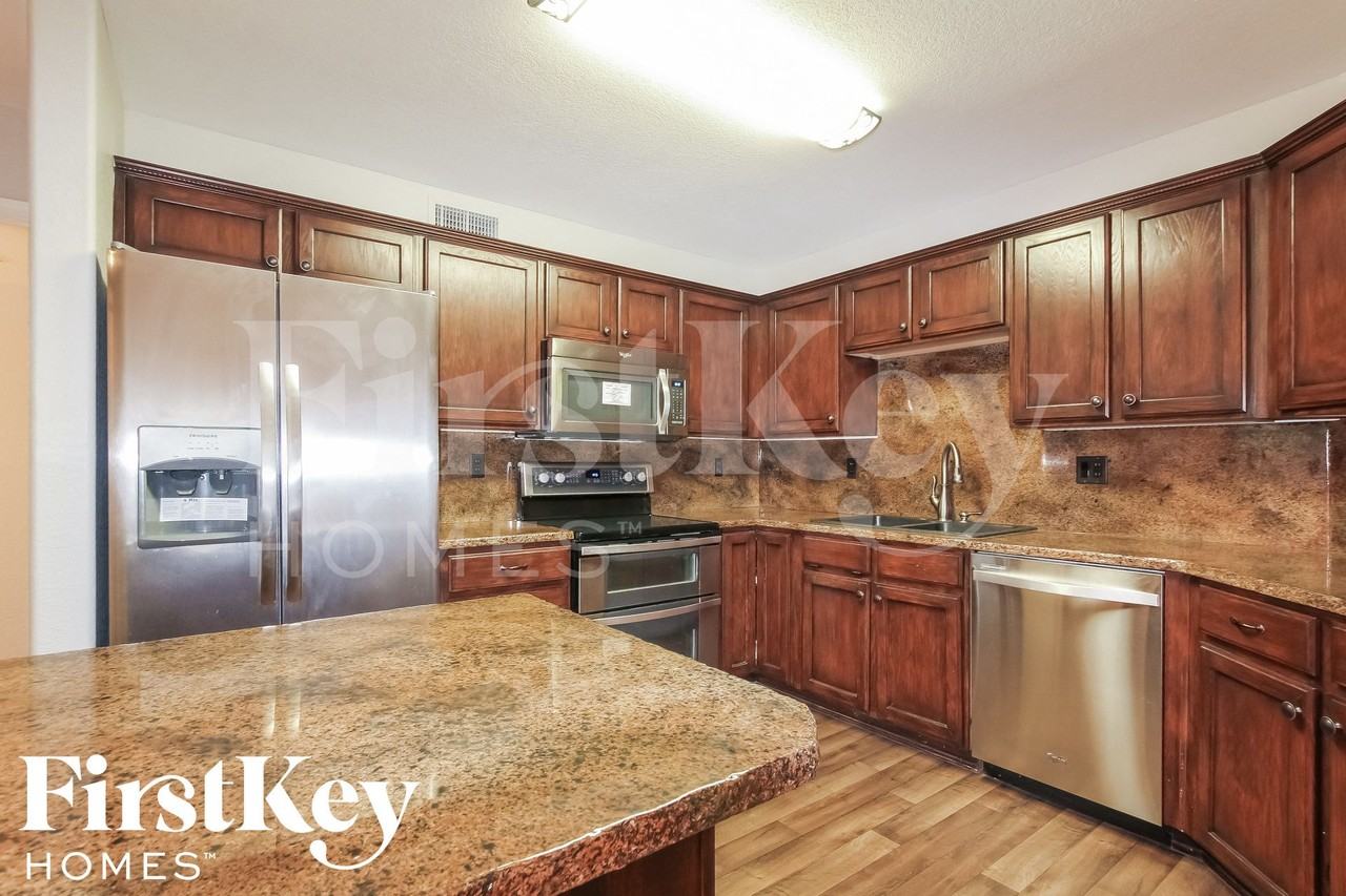 11220 N 60th Dr - Photo 7 of 15
