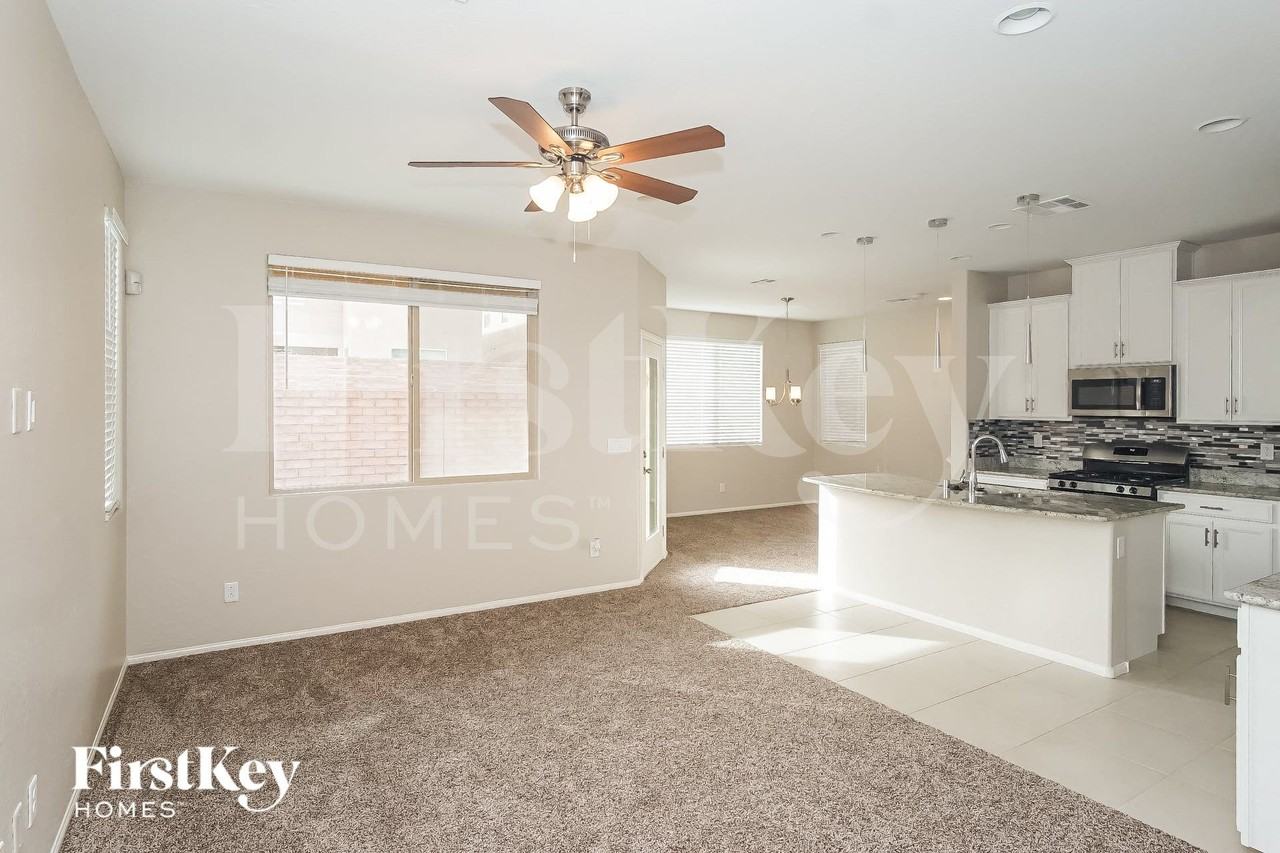 10749 Casco Bay St - Photo 2 of 15