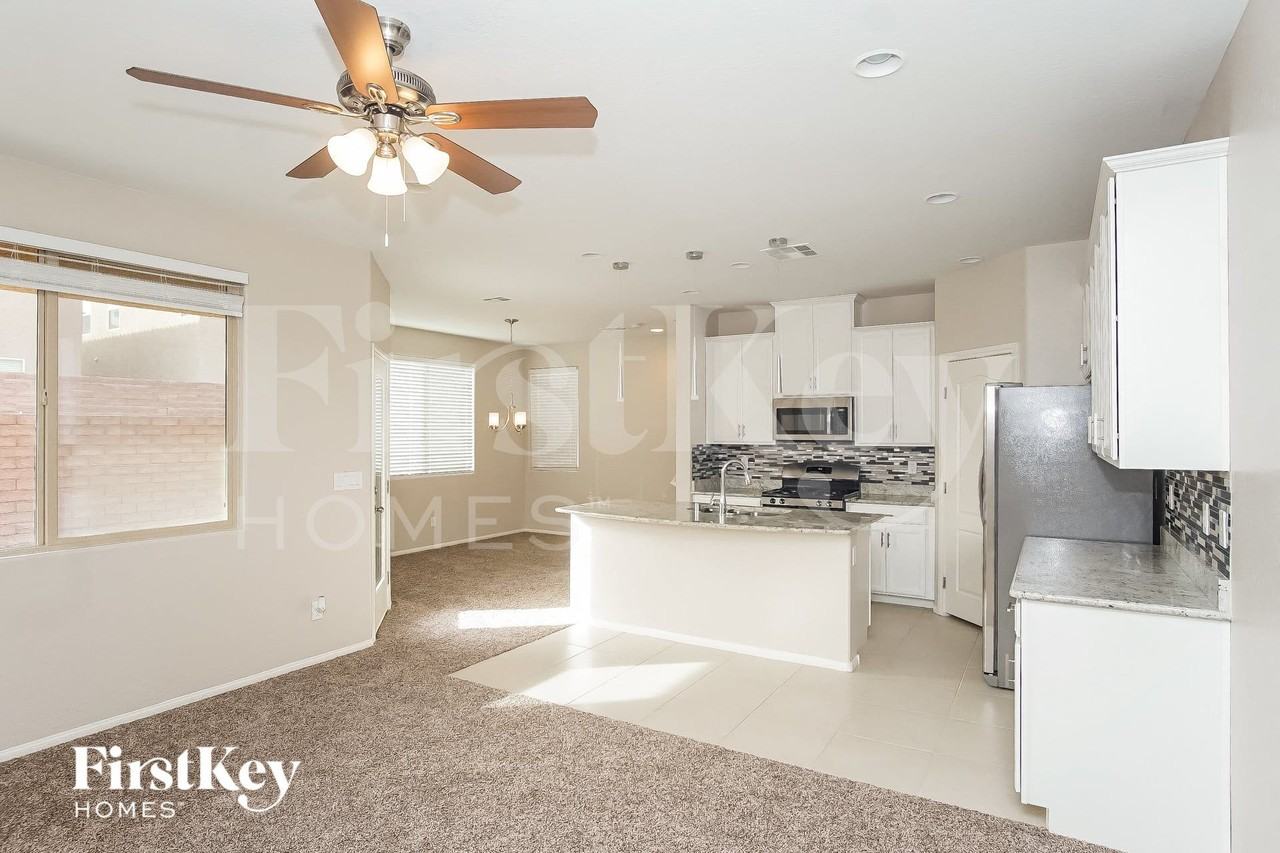 10749 Casco Bay St - Photo 3 of 15