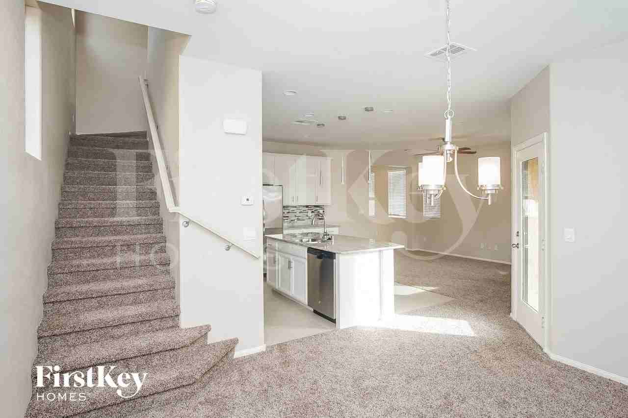 10749 Casco Bay St - Photo 4 of 15