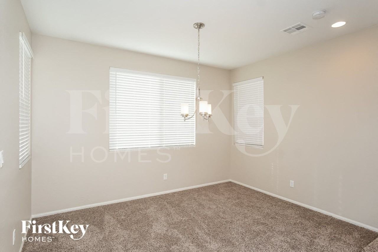 10749 Casco Bay St - Photo 5 of 15