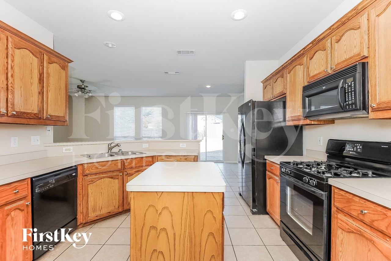 6217 Adonia Dr - Photo 7 of 15
