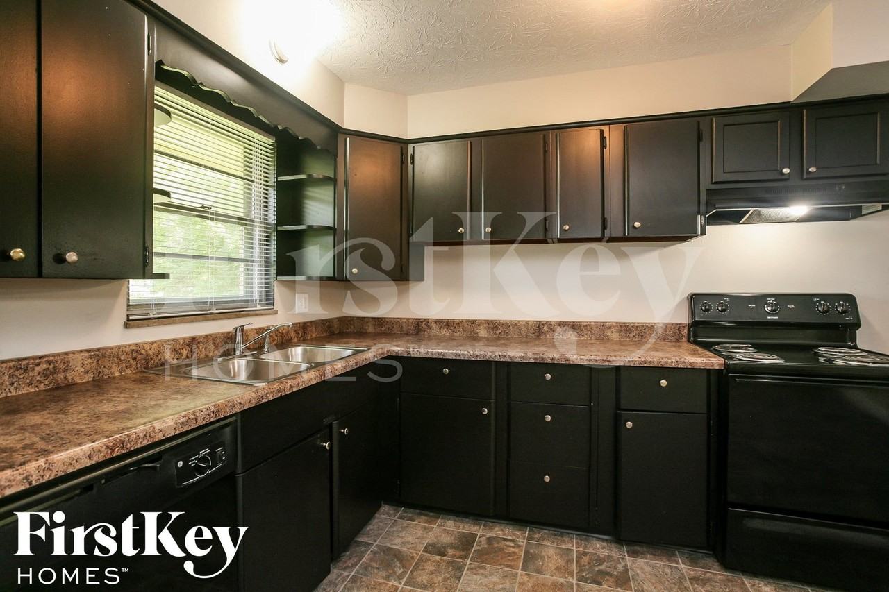 3080 Meeting House Ln - Photo 5 of 15