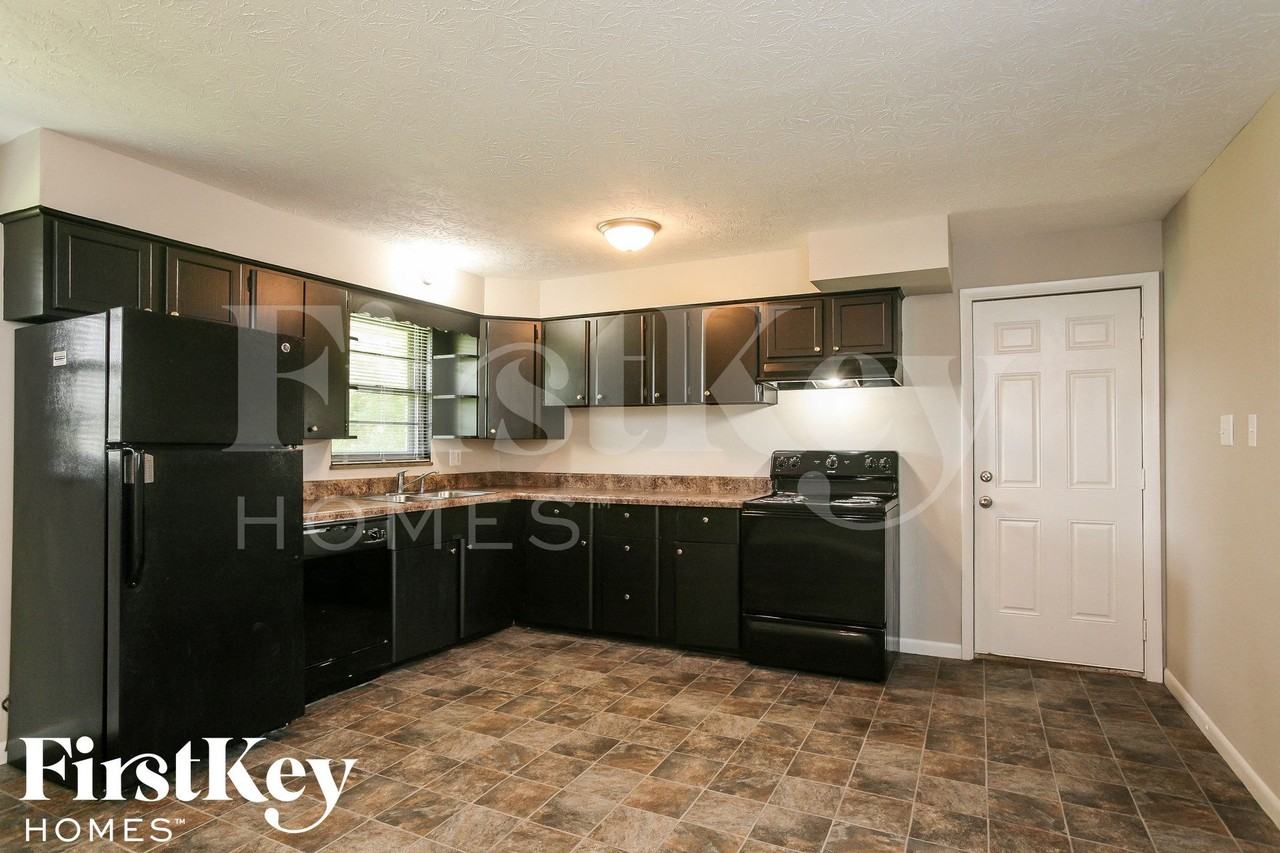 3080 Meeting House Ln - Photo 7 of 15