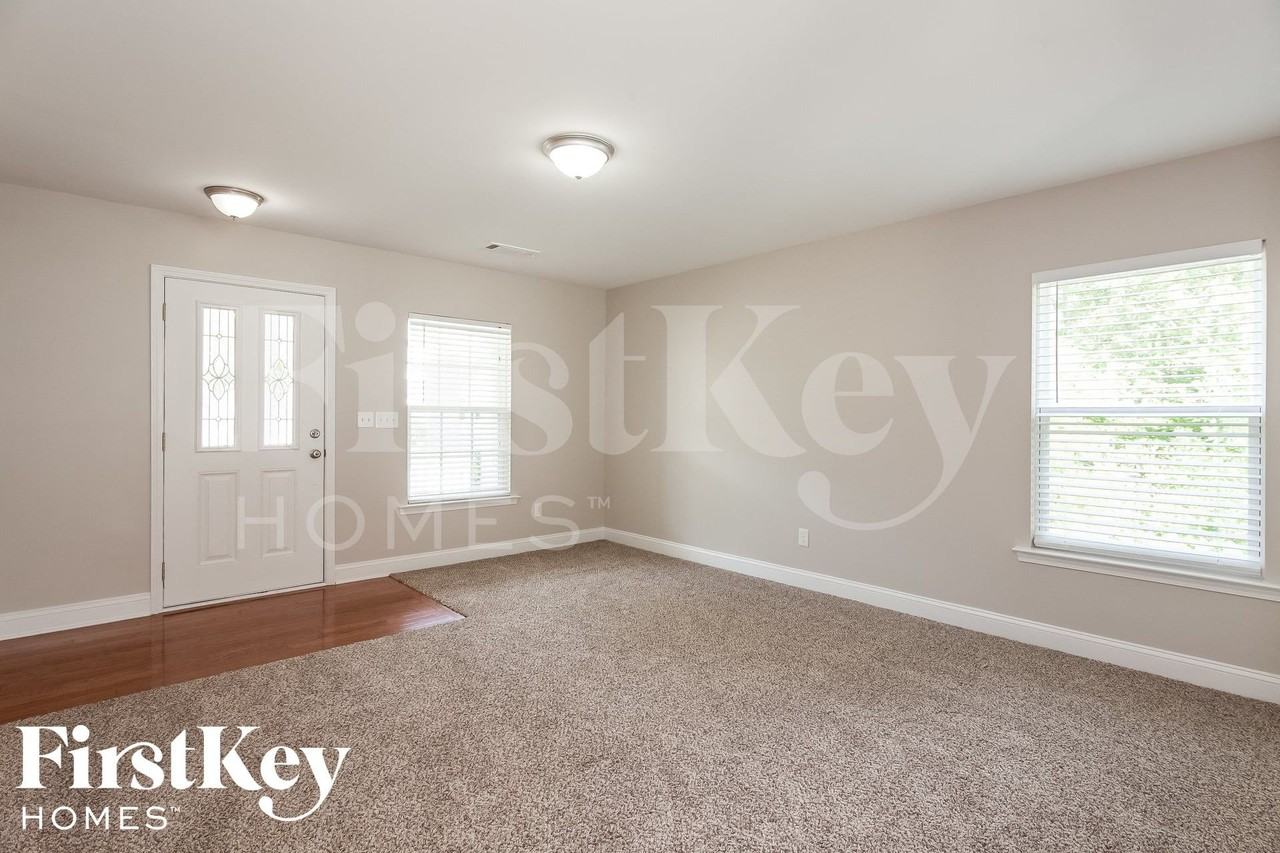 10620 Bur Oak Dr - Photo 2 of 15