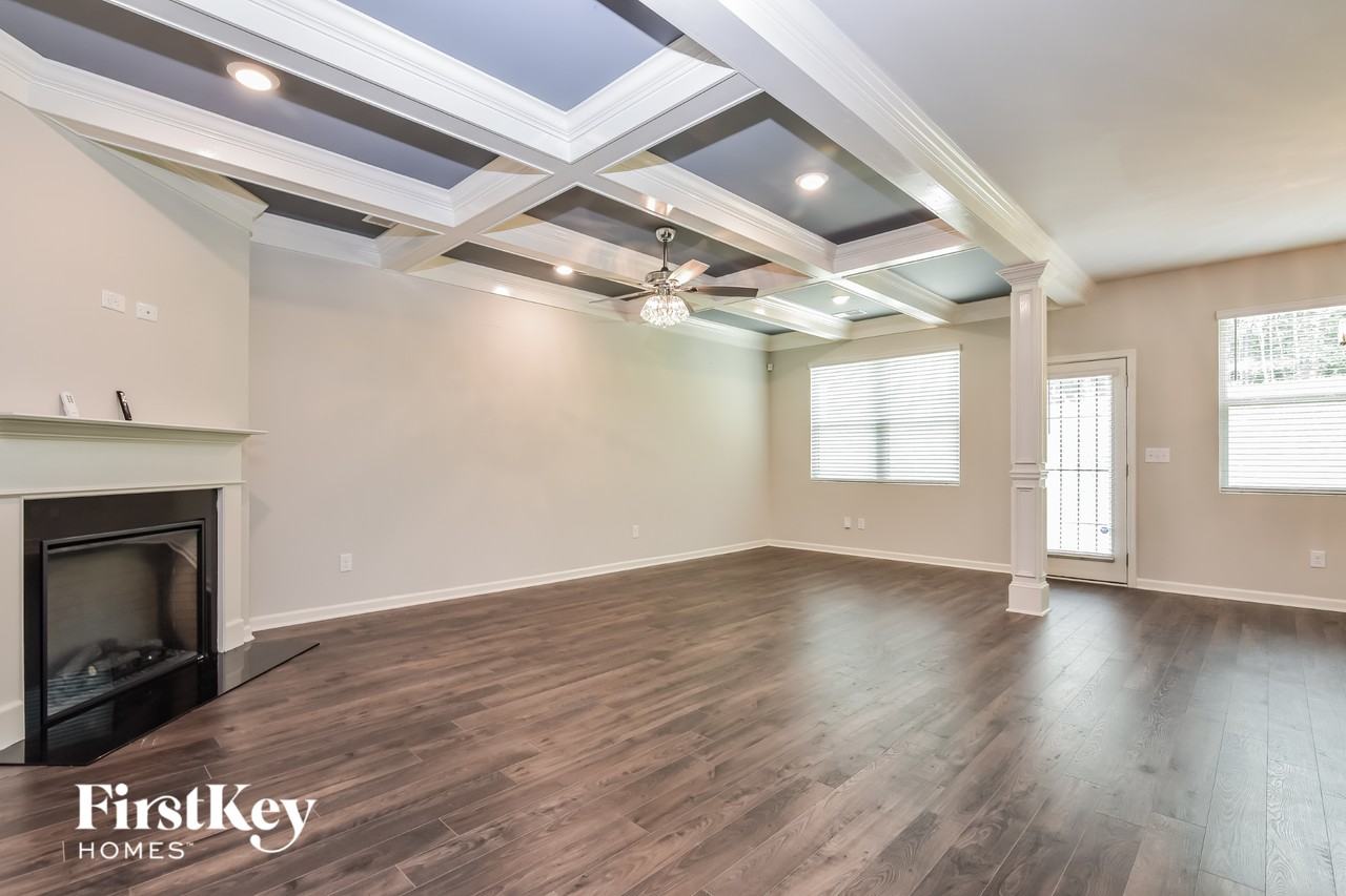 8065 Highland Dr Sw - Photo 3 of 15