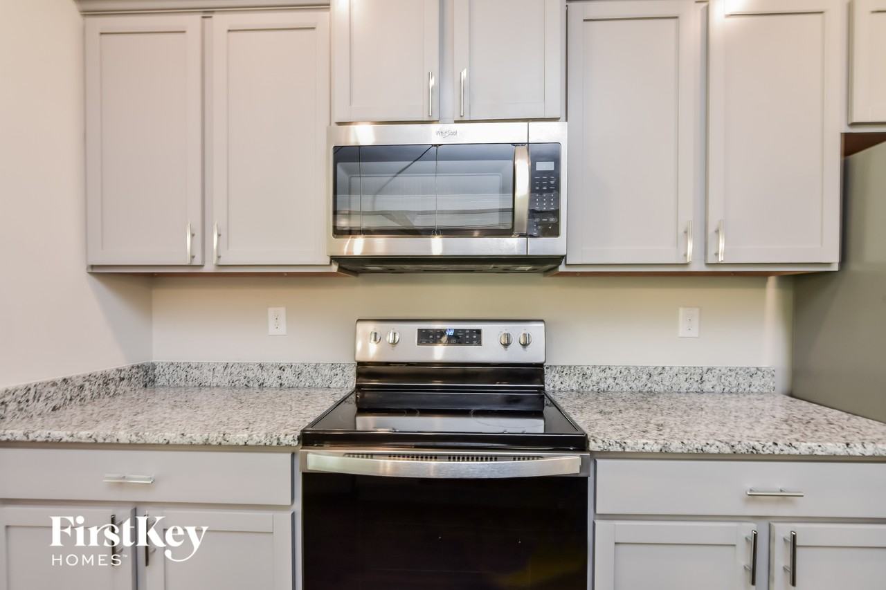 8065 Highland Dr Sw - Photo 6 of 15