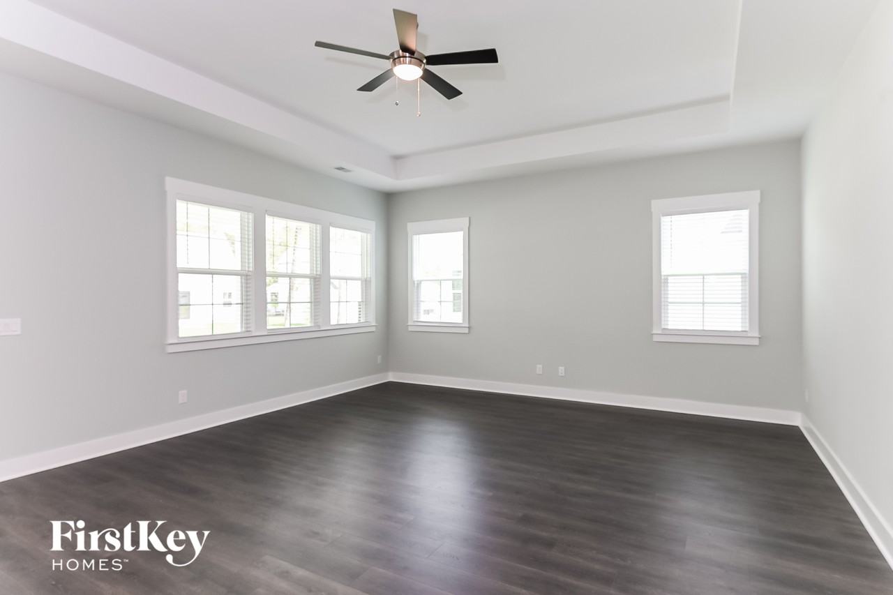 126 Pecan Dr - Photo 7 of 15