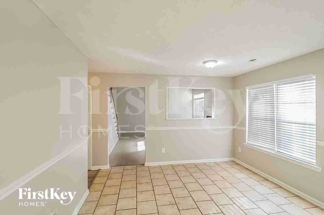 115 Foxlair Cir - Photo 5 of 15