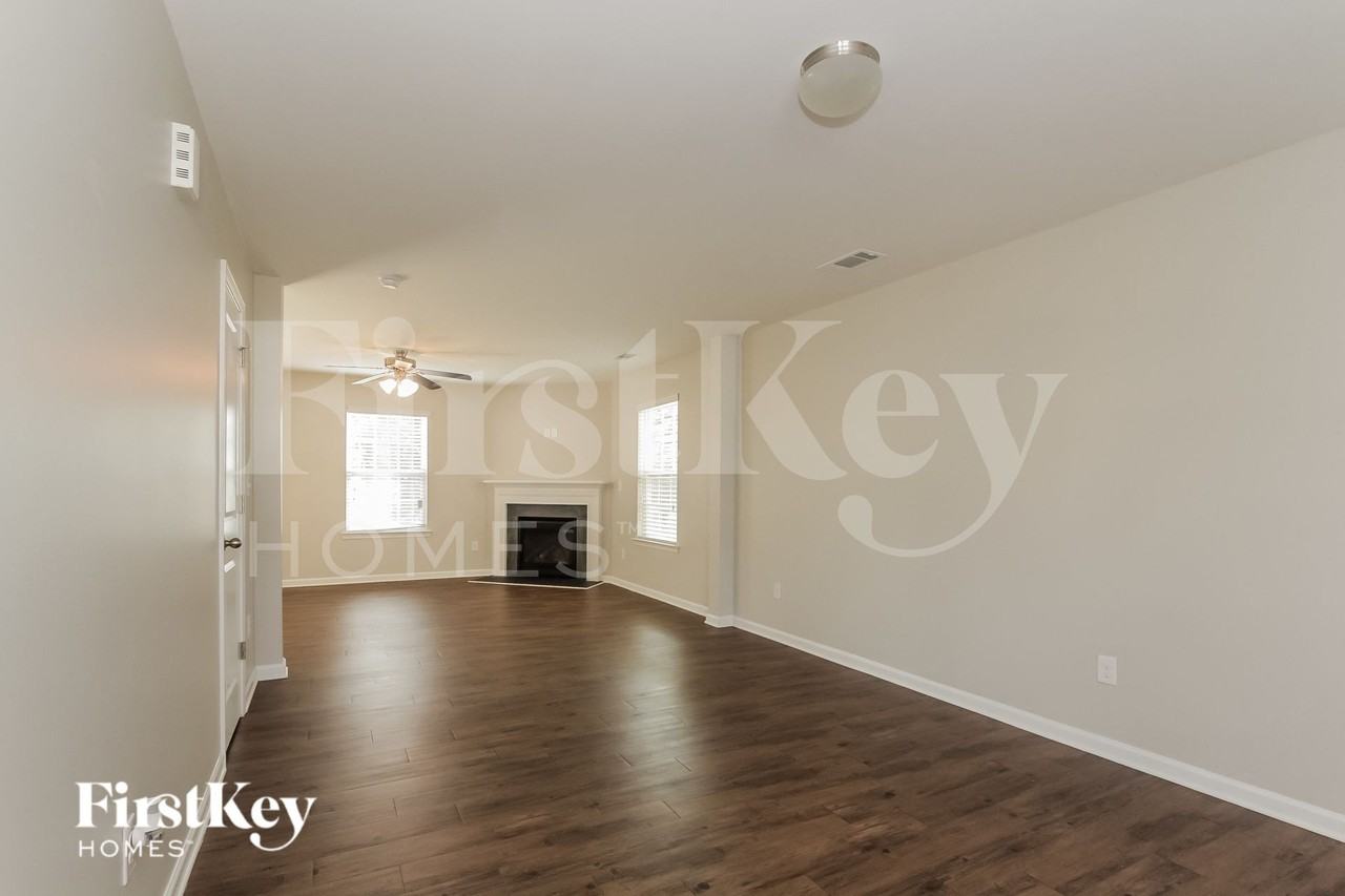 6640 Broad Valley Ct - Photo 4 of 15