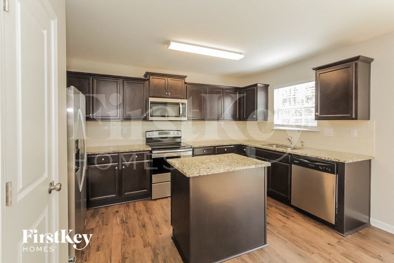 6640 Broad Valley Ct - Photo 6 of 15