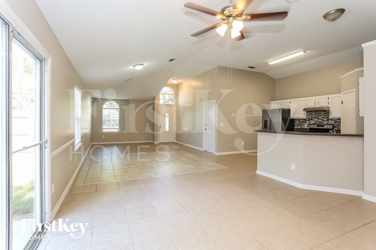 12224 Mastin Cove Rd - Photo 7 of 15