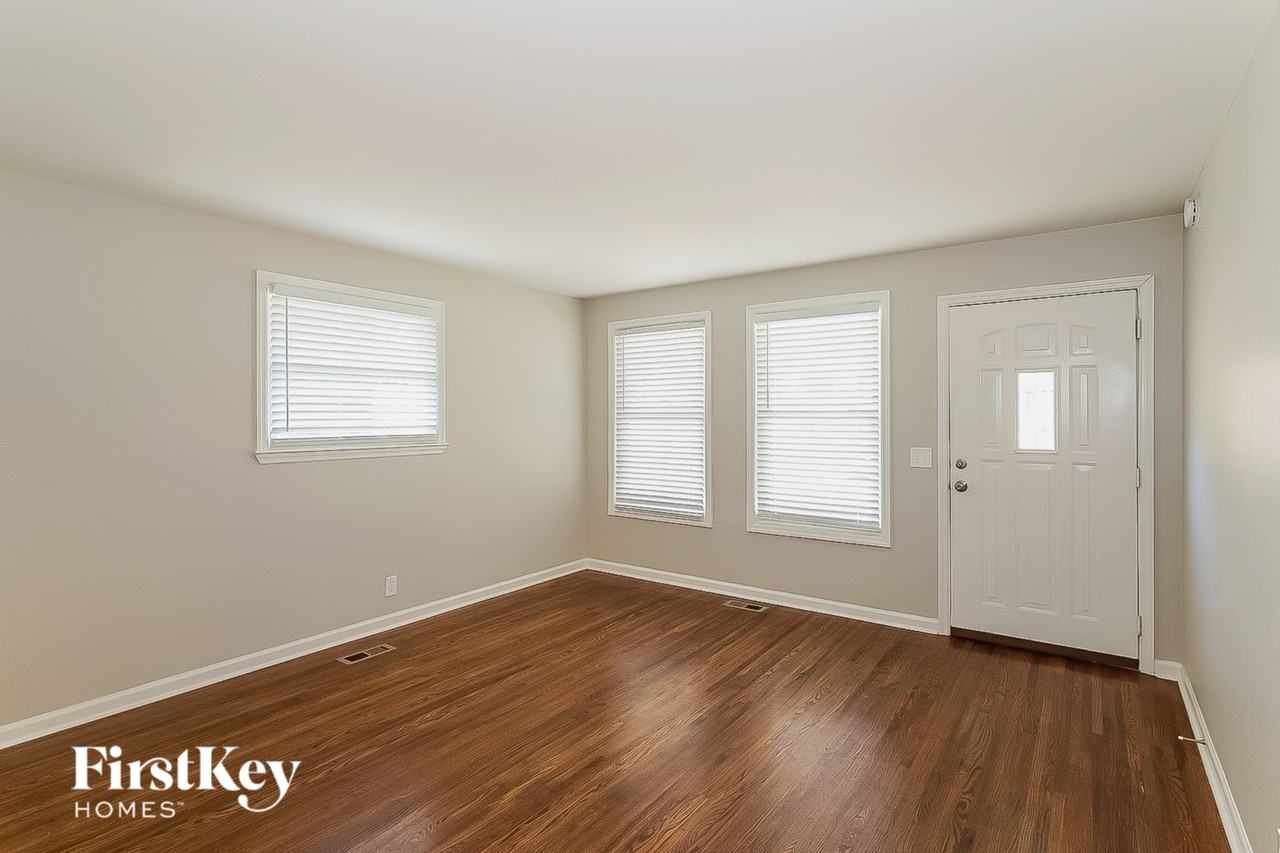 2909B Lakeland Dr - Photo 2 of 15