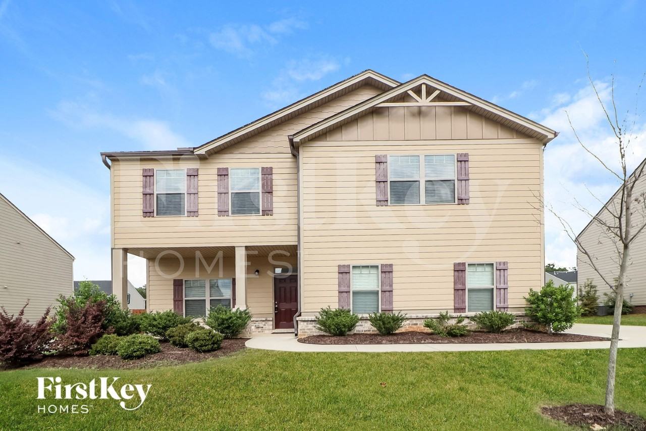 150 Oakwood Dr - Photo 2 of 15