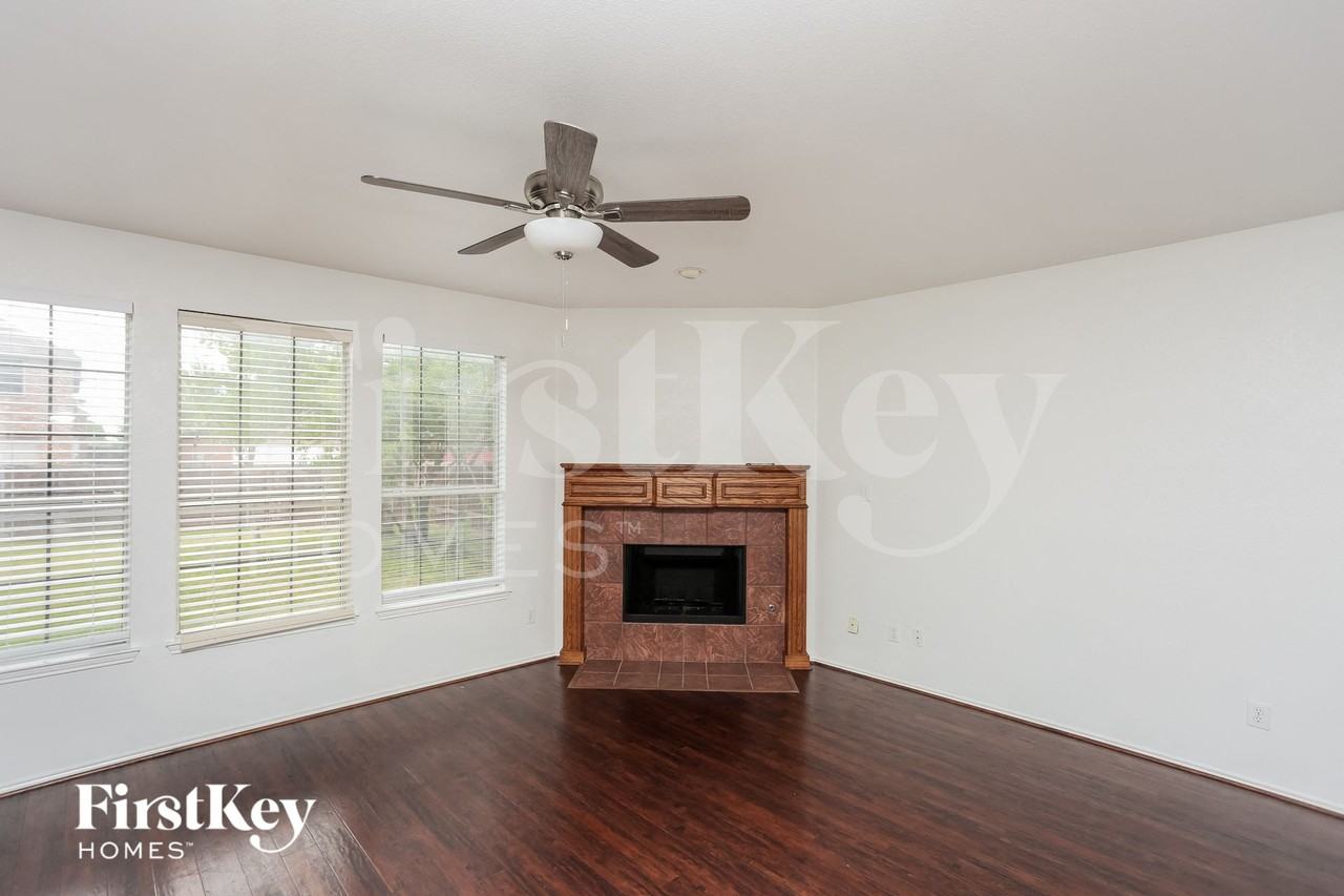 4510 Grantham Dr - Photo 2 of 15