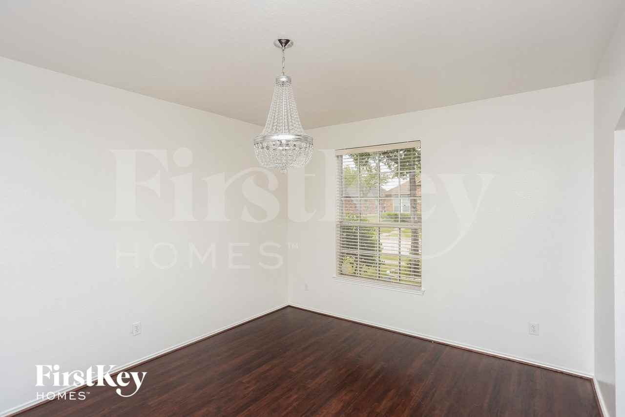 4510 Grantham Dr - Photo 3 of 15
