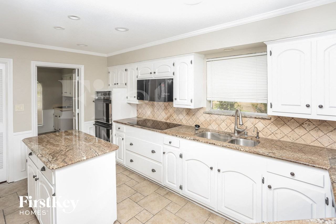 4510 Grantham Dr - Photo 5 of 15