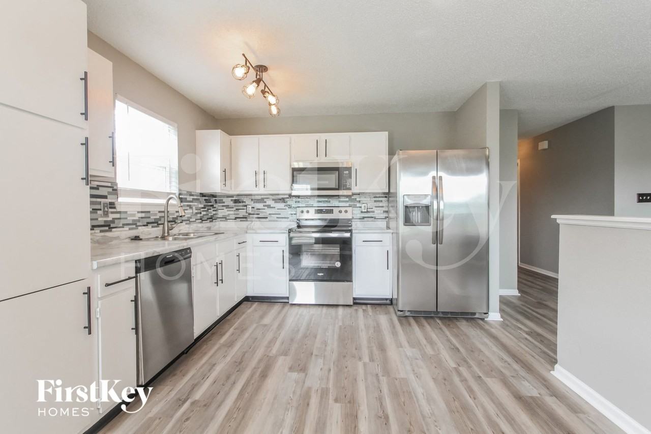 6015 Riversport Ct - Photo 5 of 15