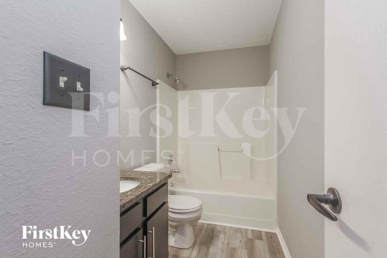 6015 Riversport Ct - Photo 7 of 15