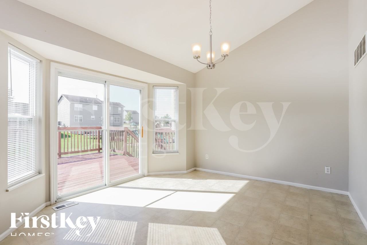 310 Stone Run Blvd - Photo 5 of 15