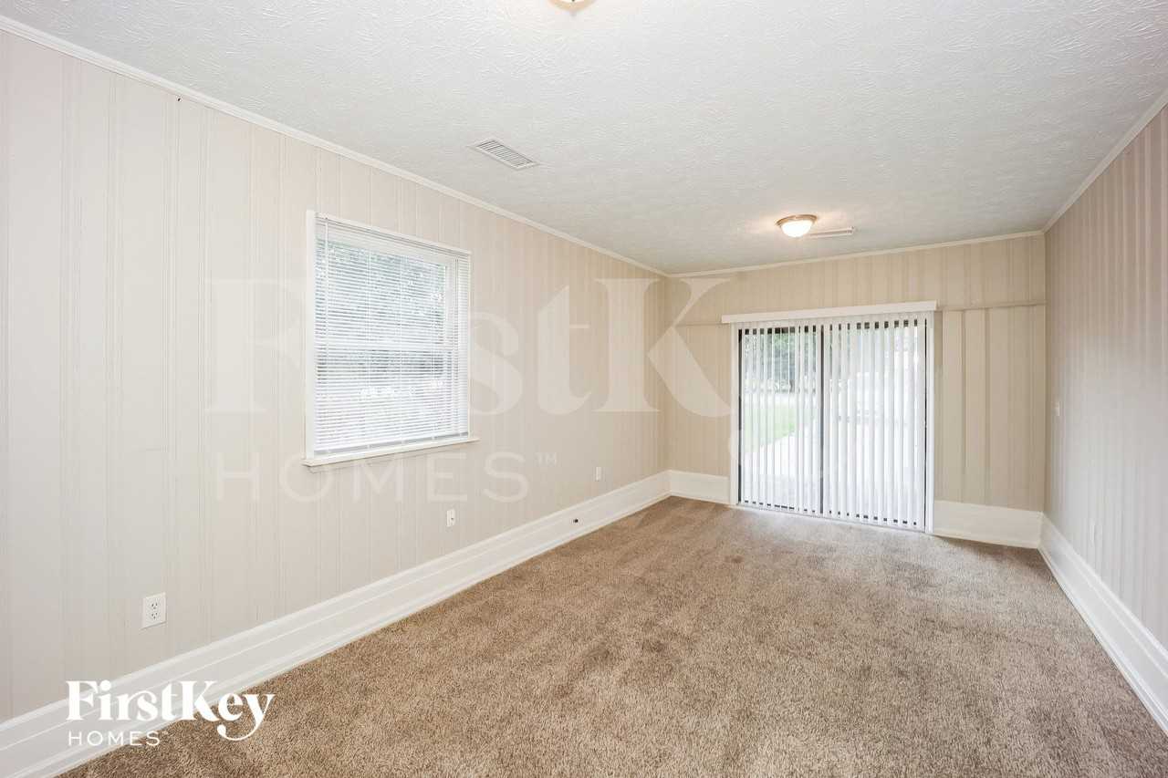 2521 Southaven Dr - Photo 7 of 15