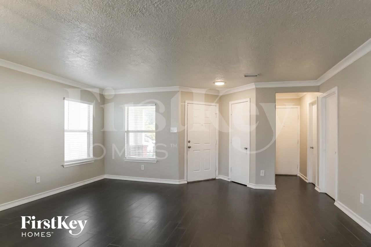 11234 Wild Goose Dr - Photo 3 of 16