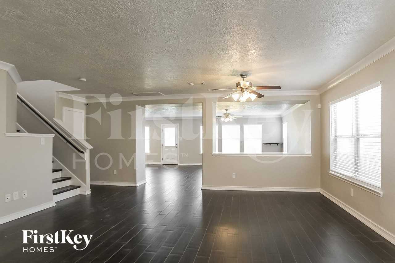 11234 Wild Goose Dr - Photo 5 of 16