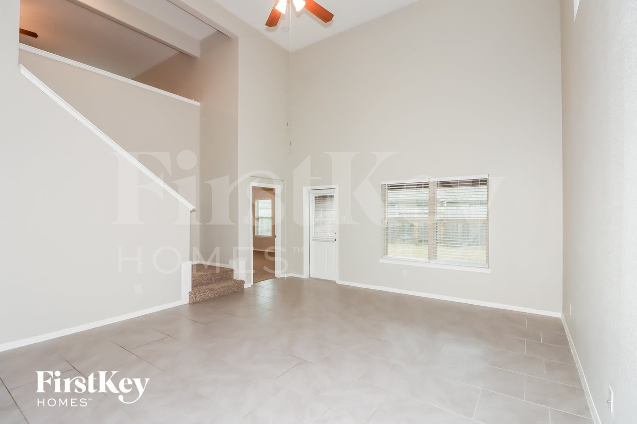 8114 Gambrel Way - Photo 4 of 16