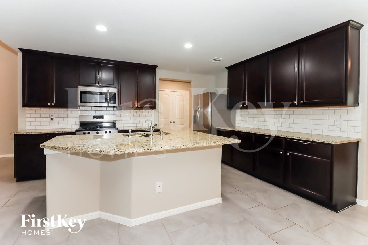8114 Gambrel Way - Photo 6 of 16