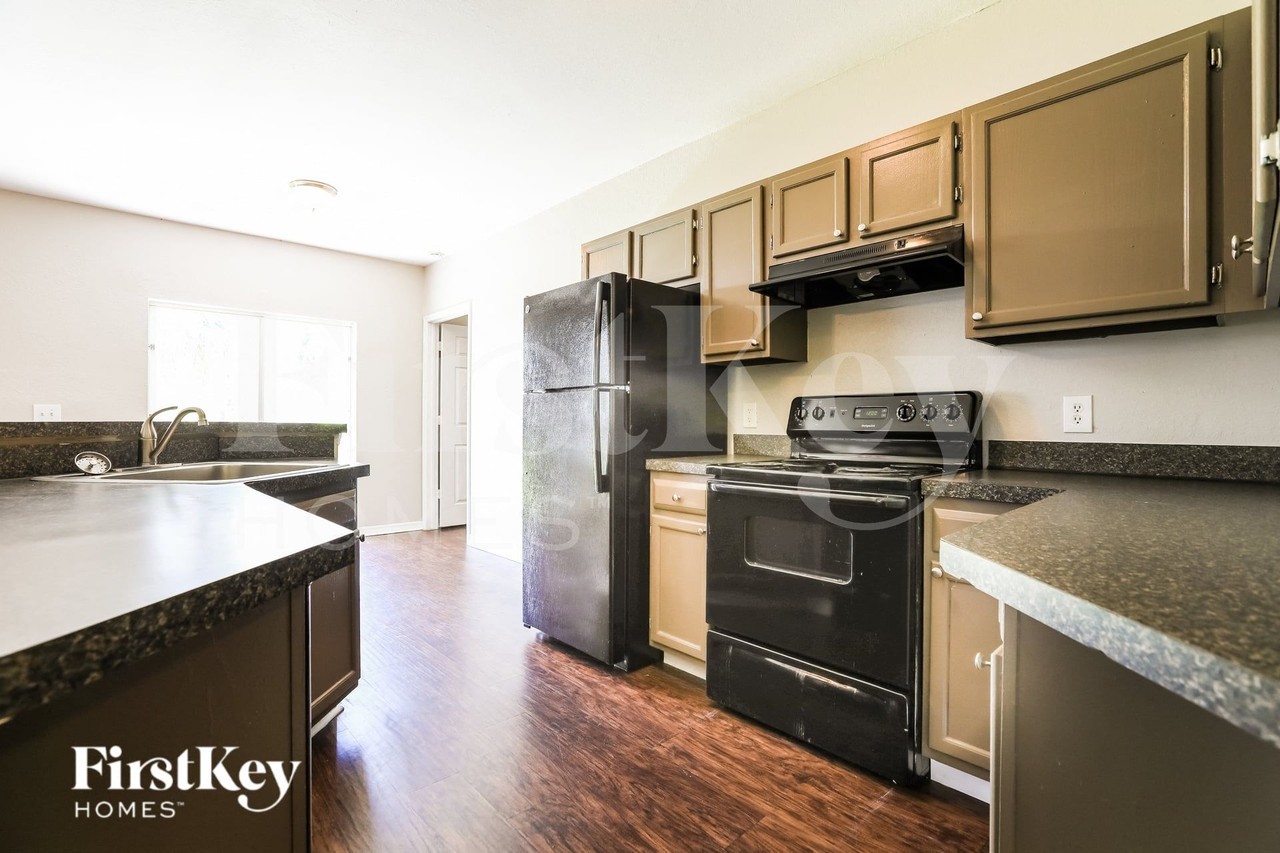 2606 Atwater Dr - Photo 6 of 17