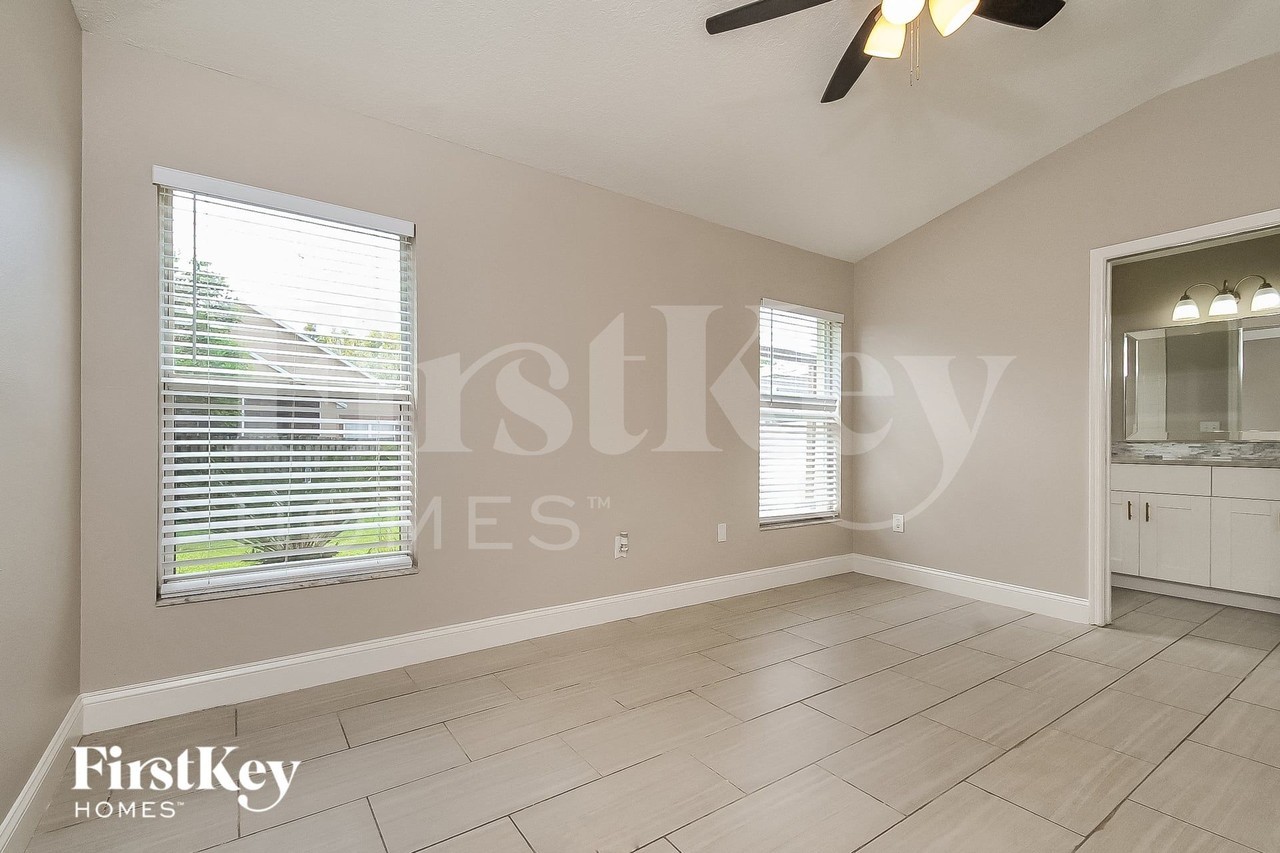 29234 Yarrow Dr - Photo 7 of 16