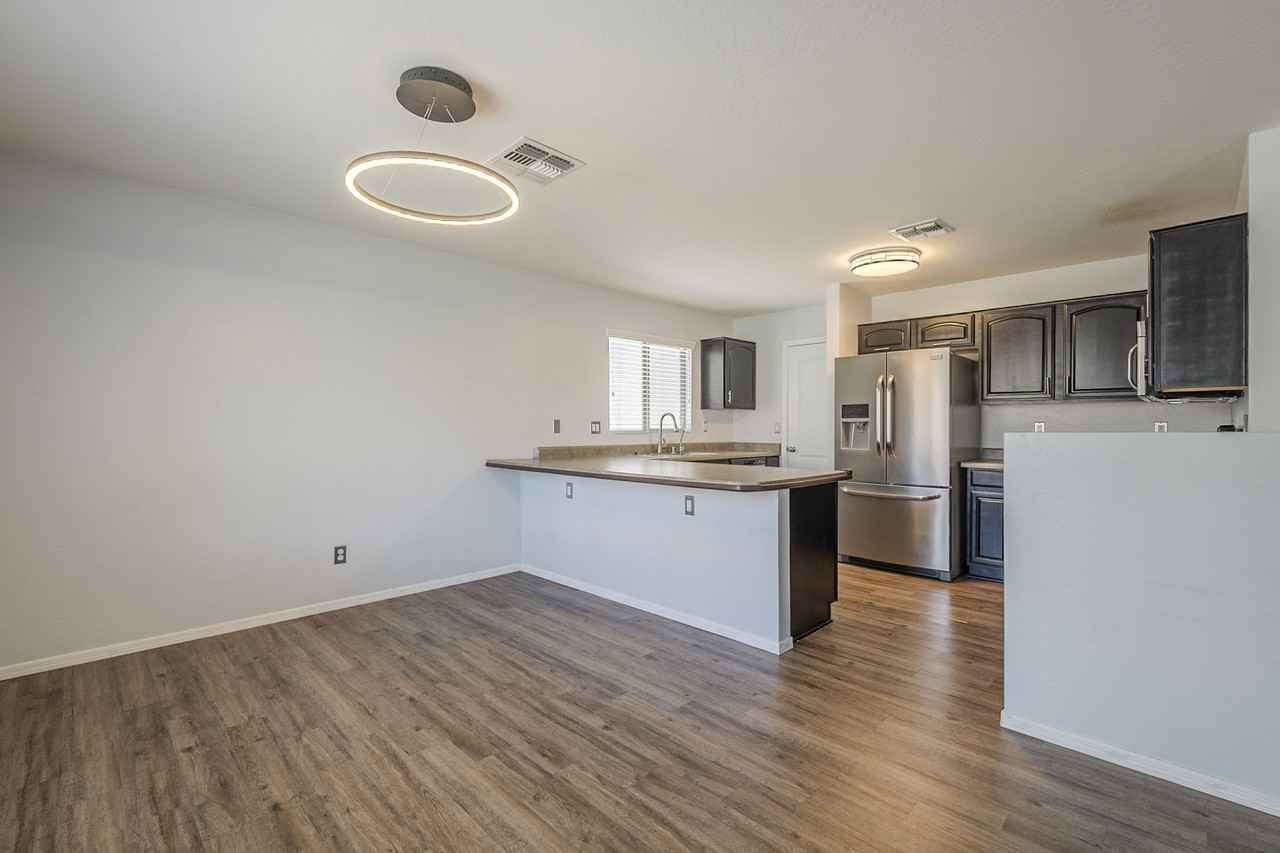 3866 W Belle Ave #1 - Photo 6 of 37
