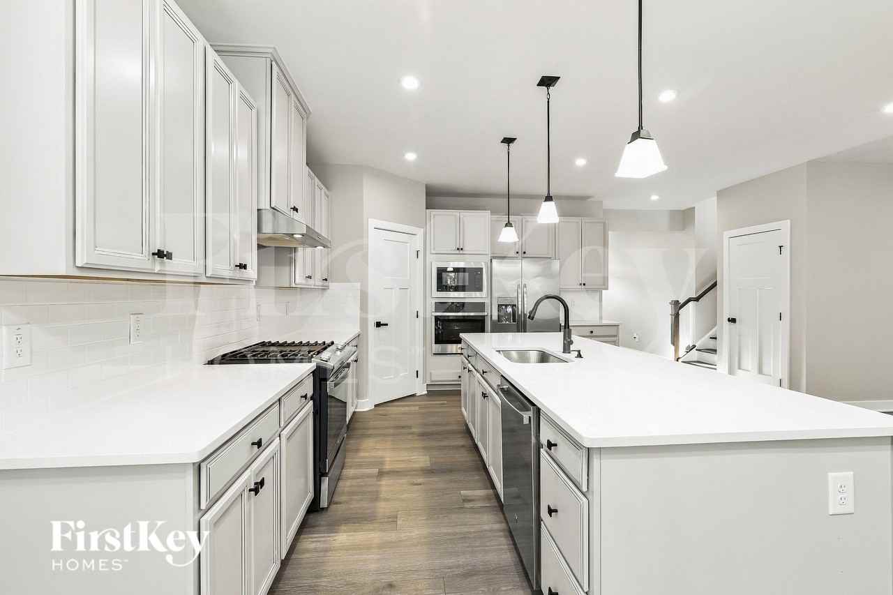 1544 Crimson Leaf Ln - Photo 6 of 16