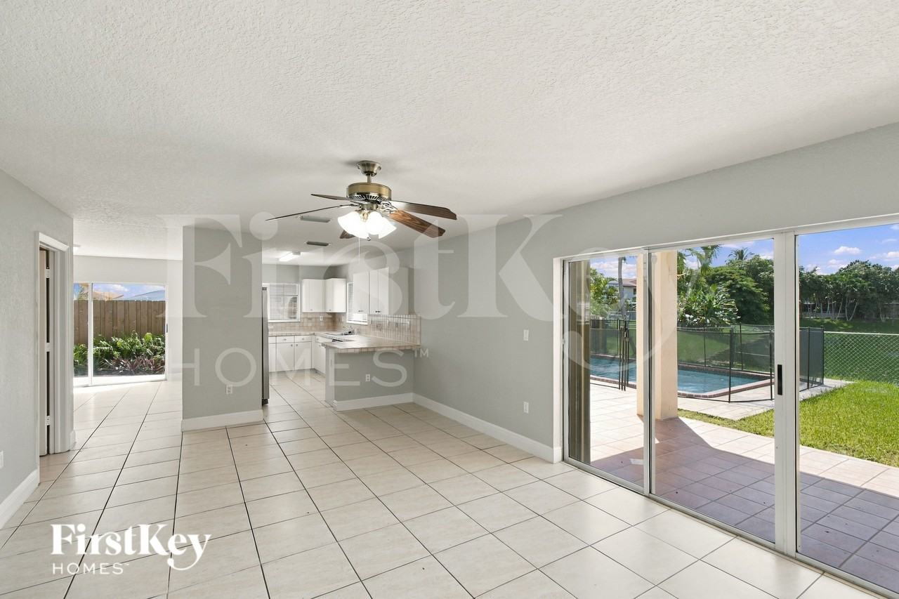 9734 Swstreet - Photo 5 of 17