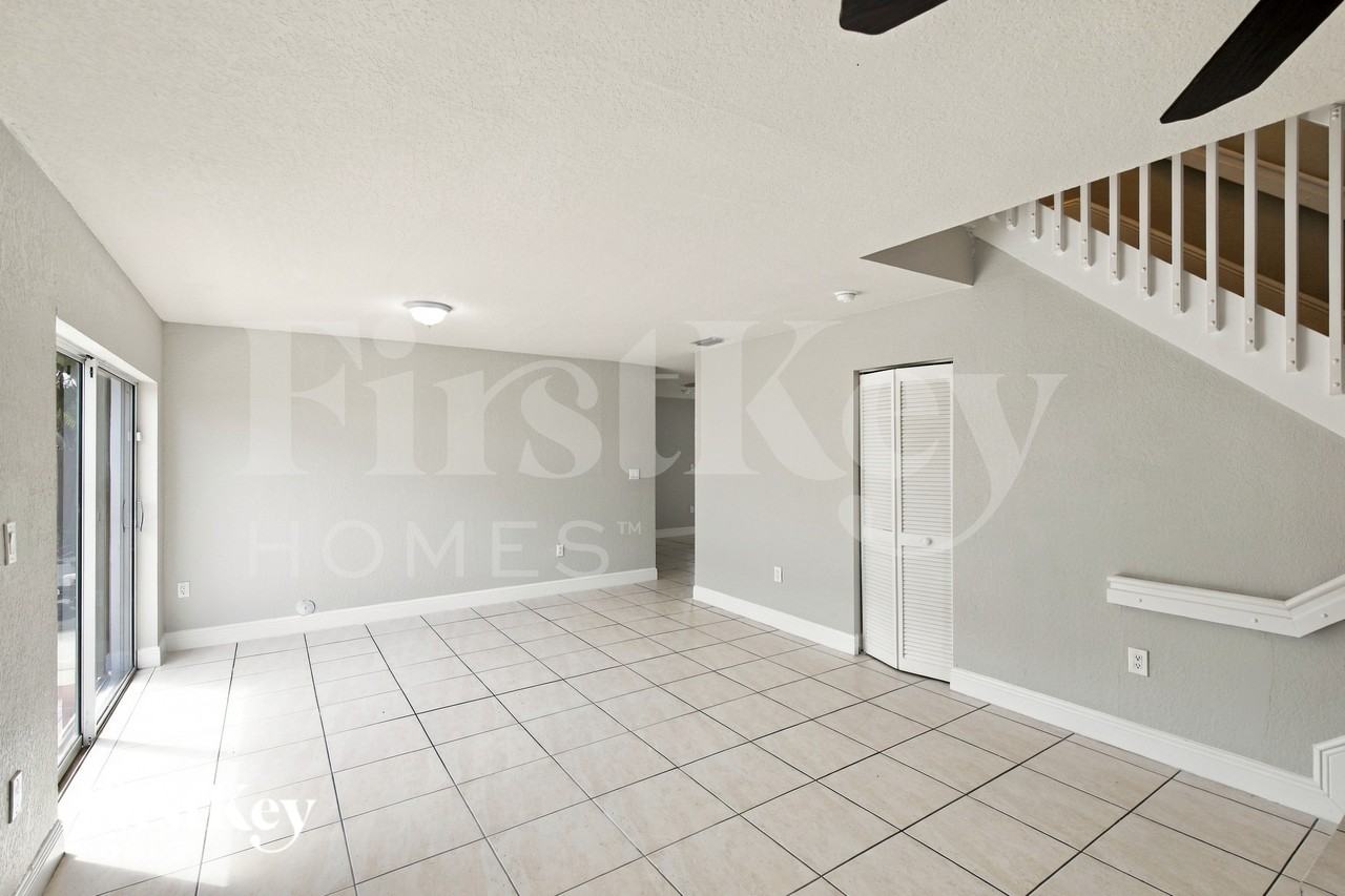 9734 Swstreet - Photo 6 of 17