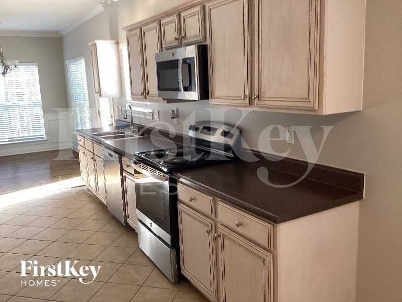 7142 Riverfront Dr - Photo 7 of 12