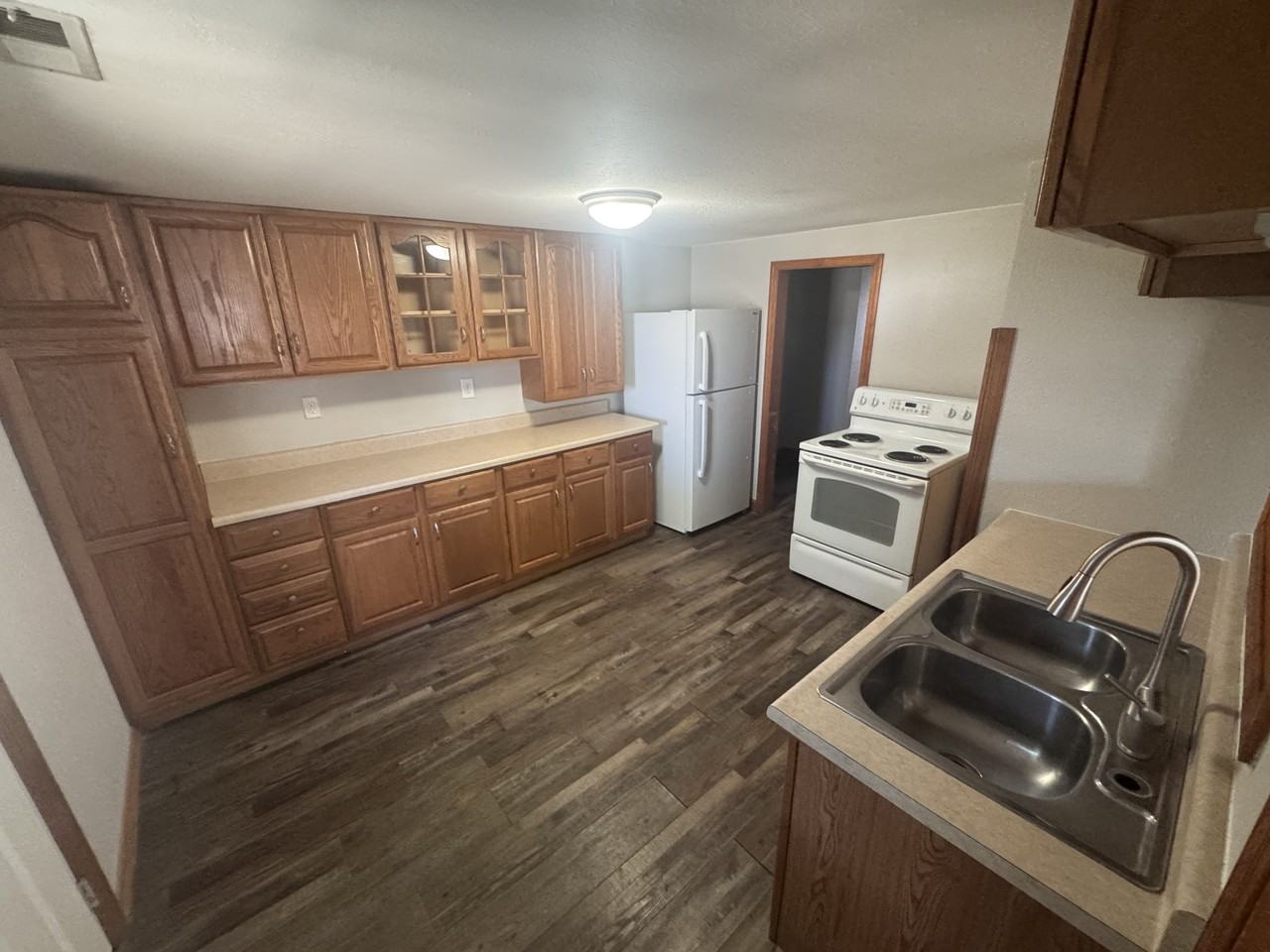 1011 Park Dr #1 - Photo 4 of 18