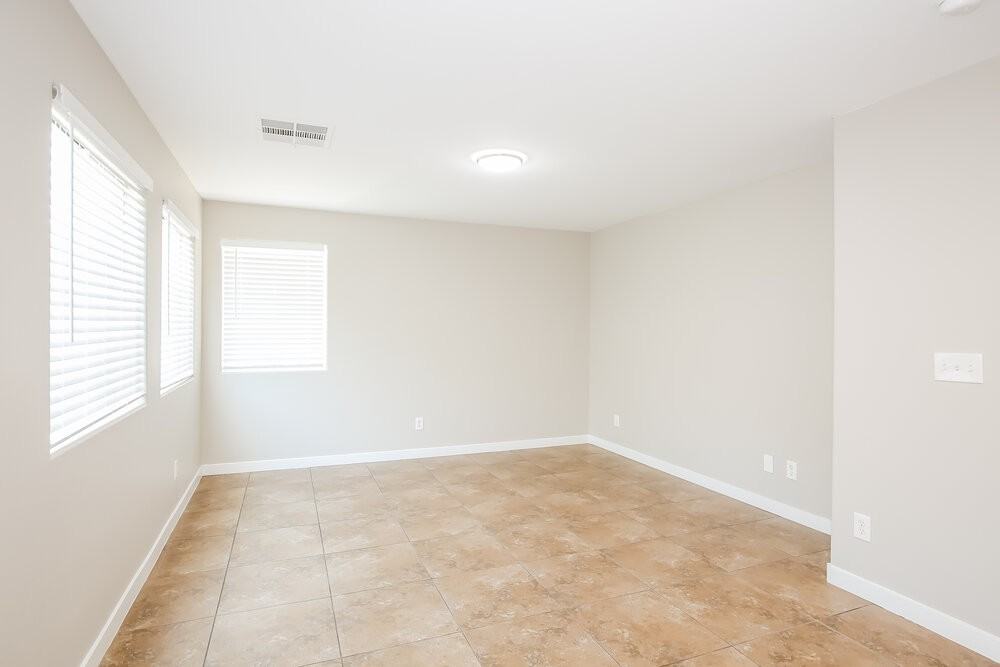 8356 Fort Sedgwick Ave - Photo 6 of 17