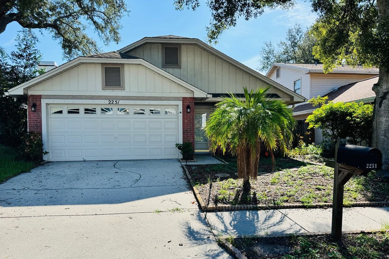 2251 Springwood Cir W - Photo 2 of 24