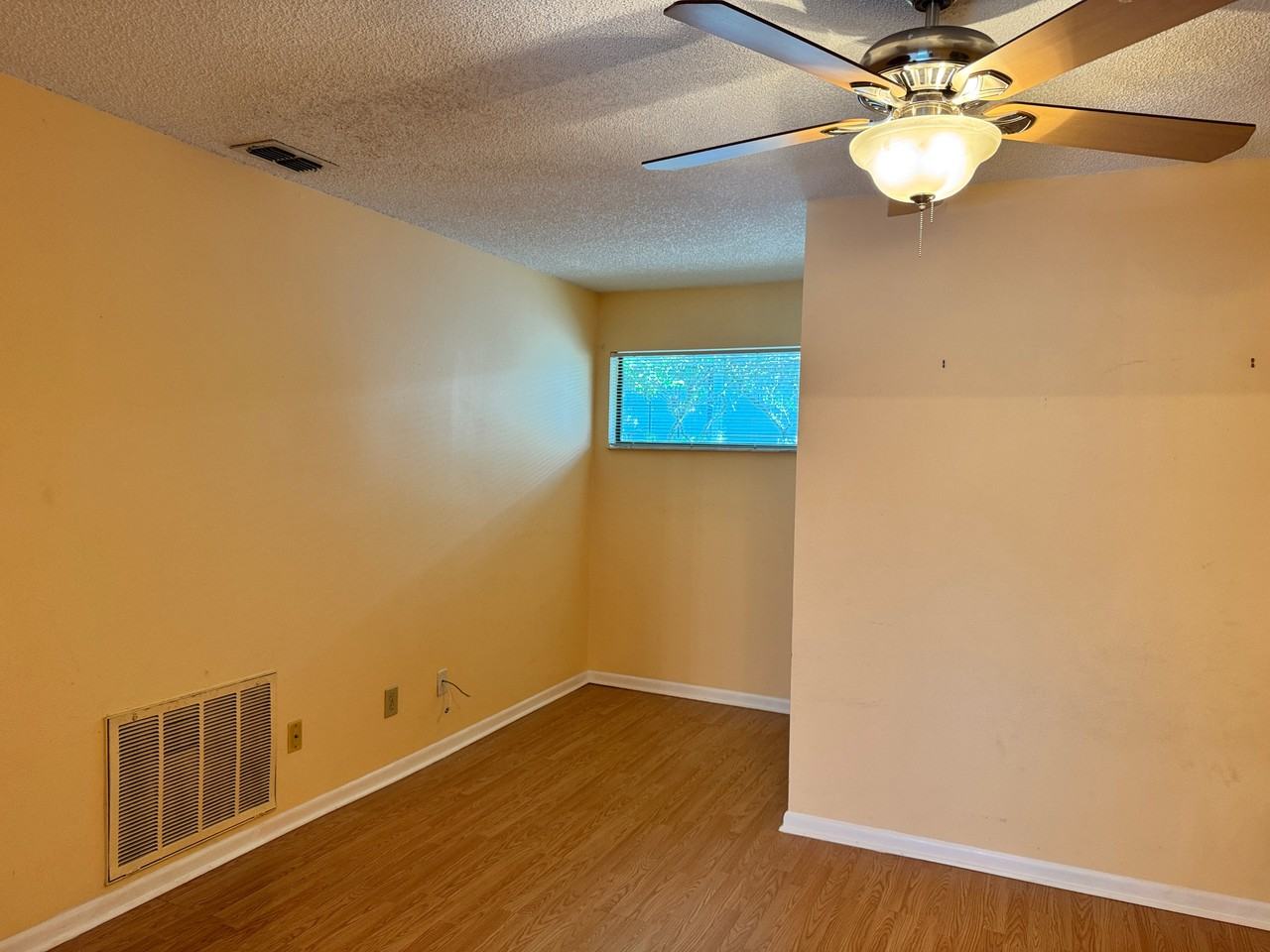 2251 Springwood Cir W - Photo 7 of 24