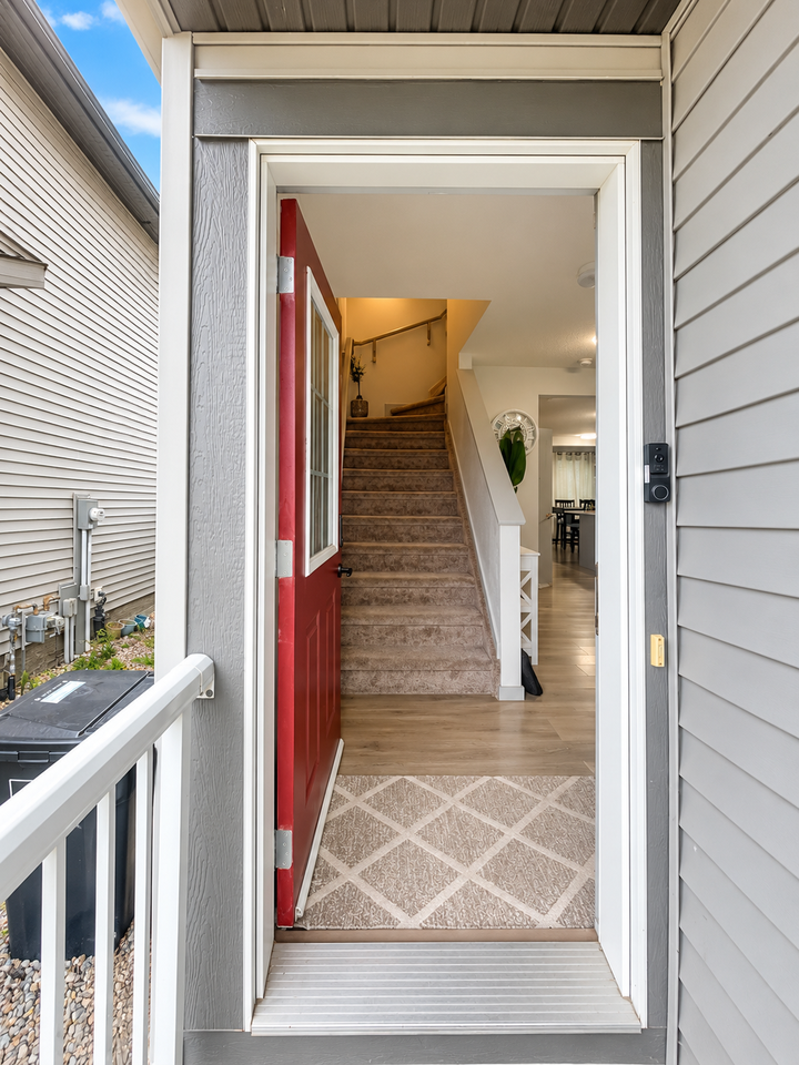 4425 6a St Nw - Photo 2 of 39