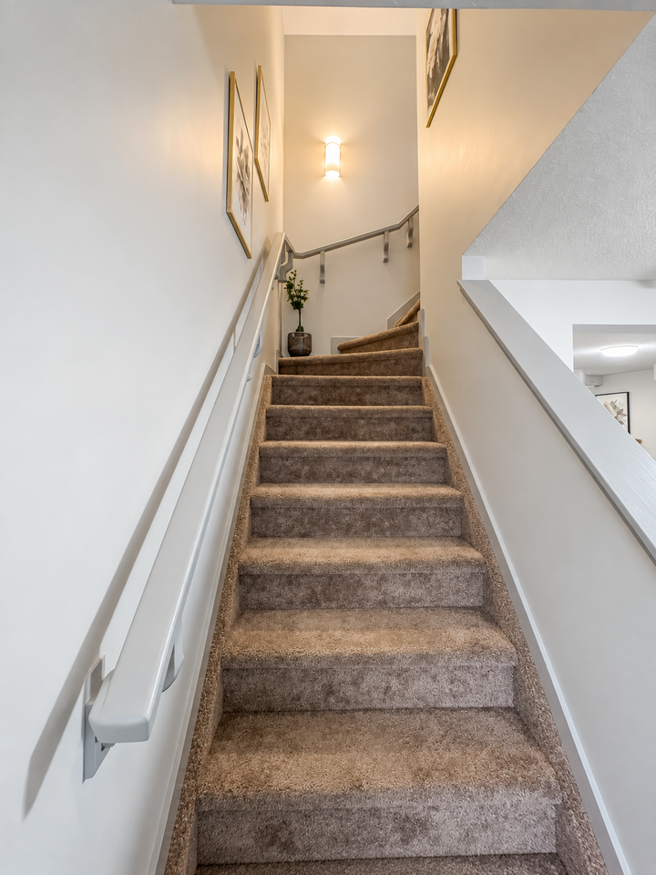 4425 6a St Nw - Photo 4 of 39