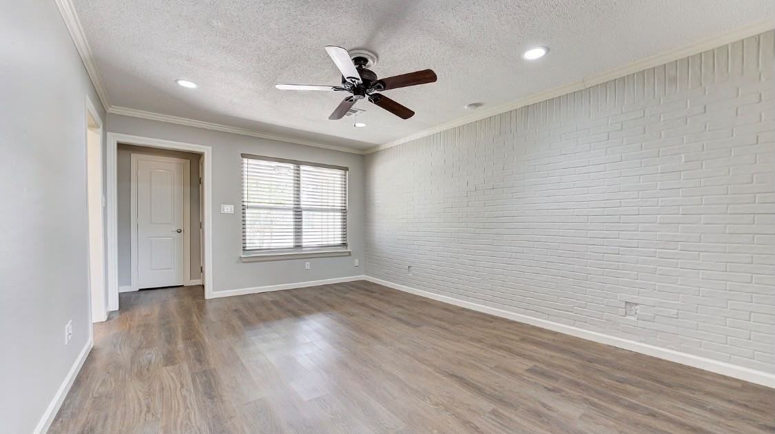 327 Woodcrest Drive - Photo 3 of 32