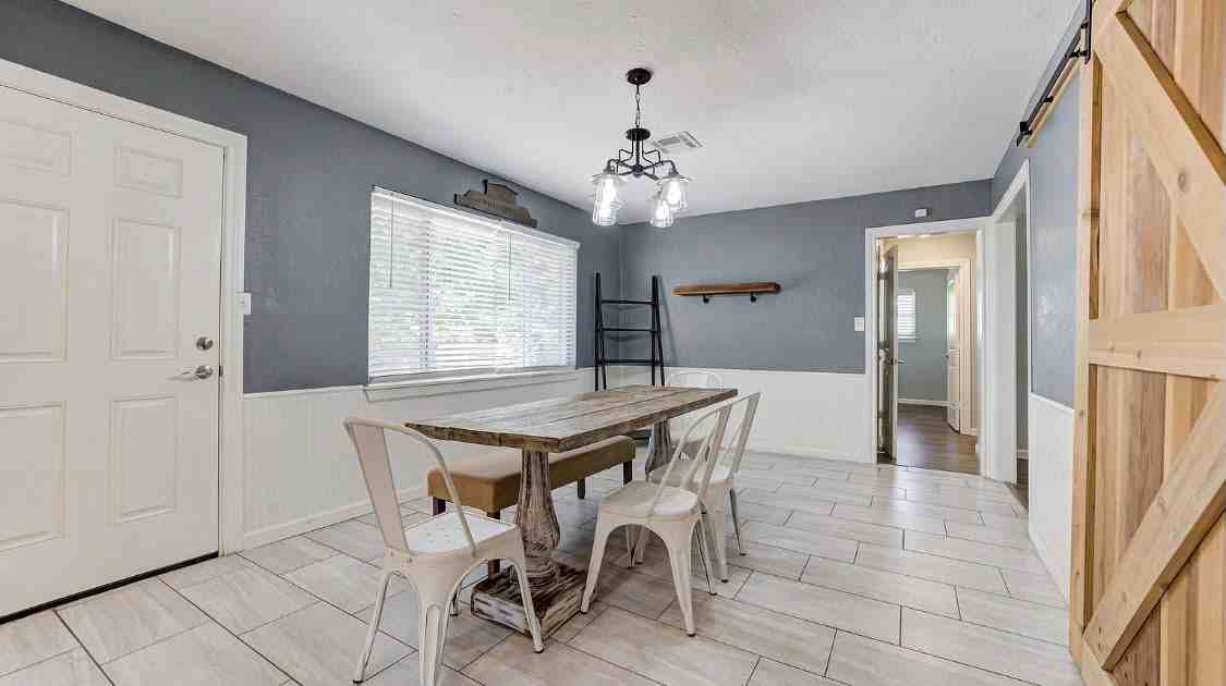 327 Woodcrest Drive - Photo 5 of 32
