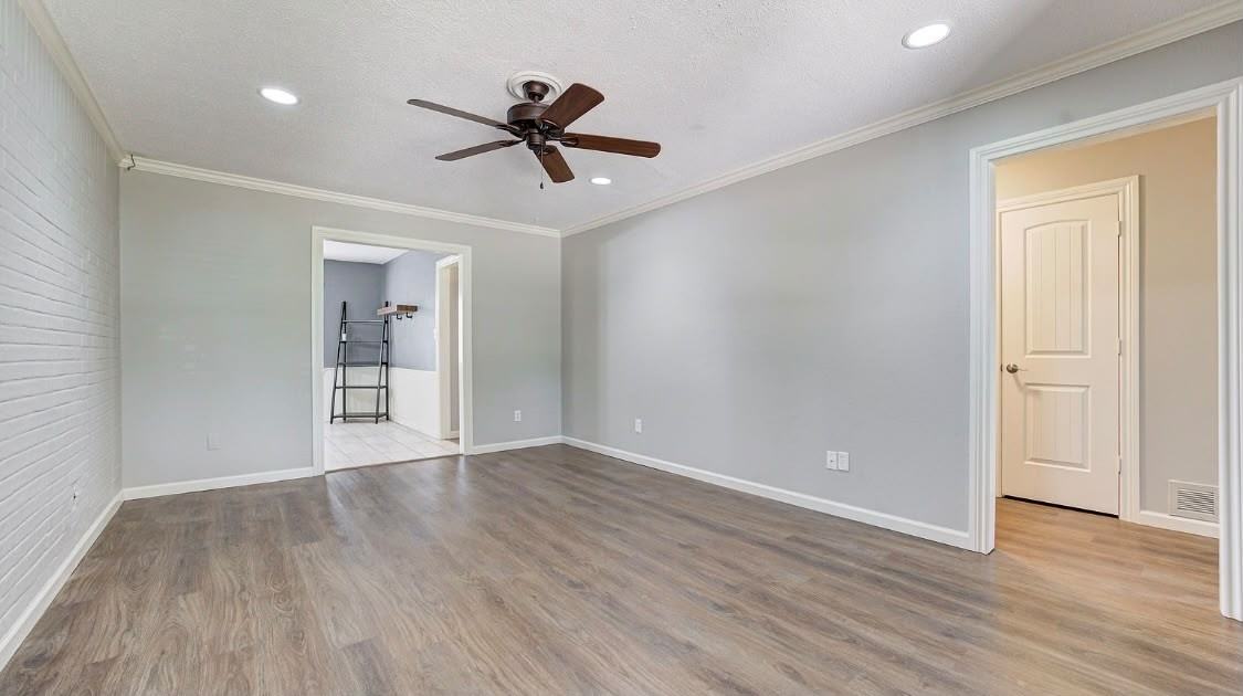 327 Woodcrest Drive - Photo 4 of 32