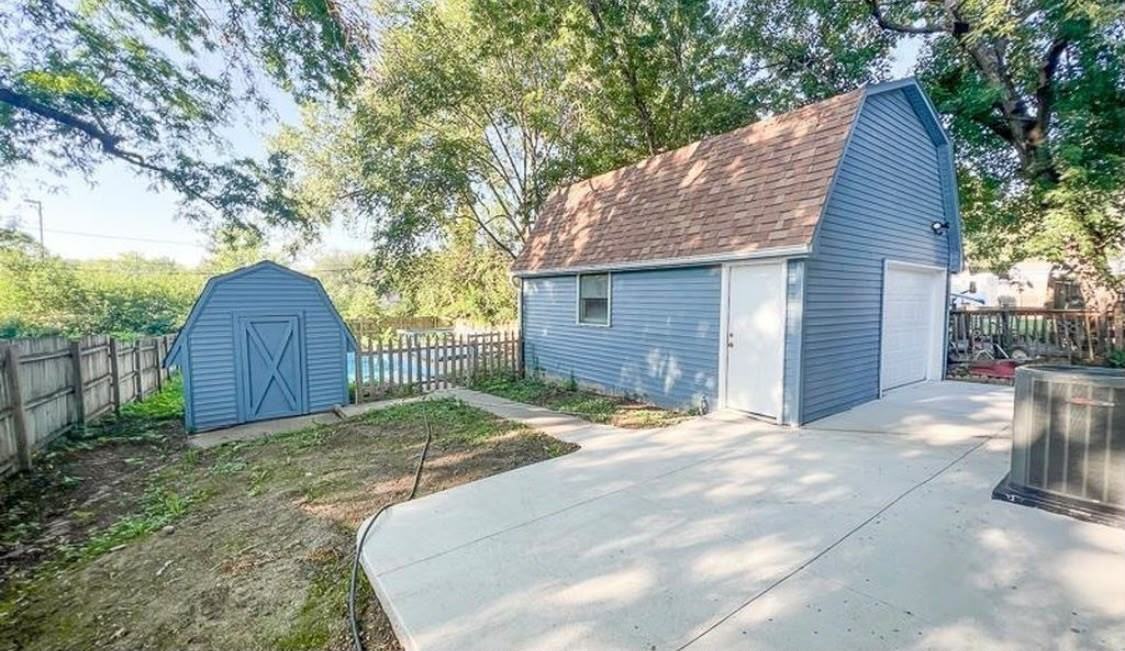 6400 Baldwin Avenue - Photo 5 of 38