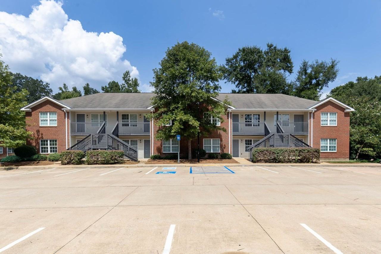 6145 Crystal Dr Apt 8a #A8 - Photo 2 of 28