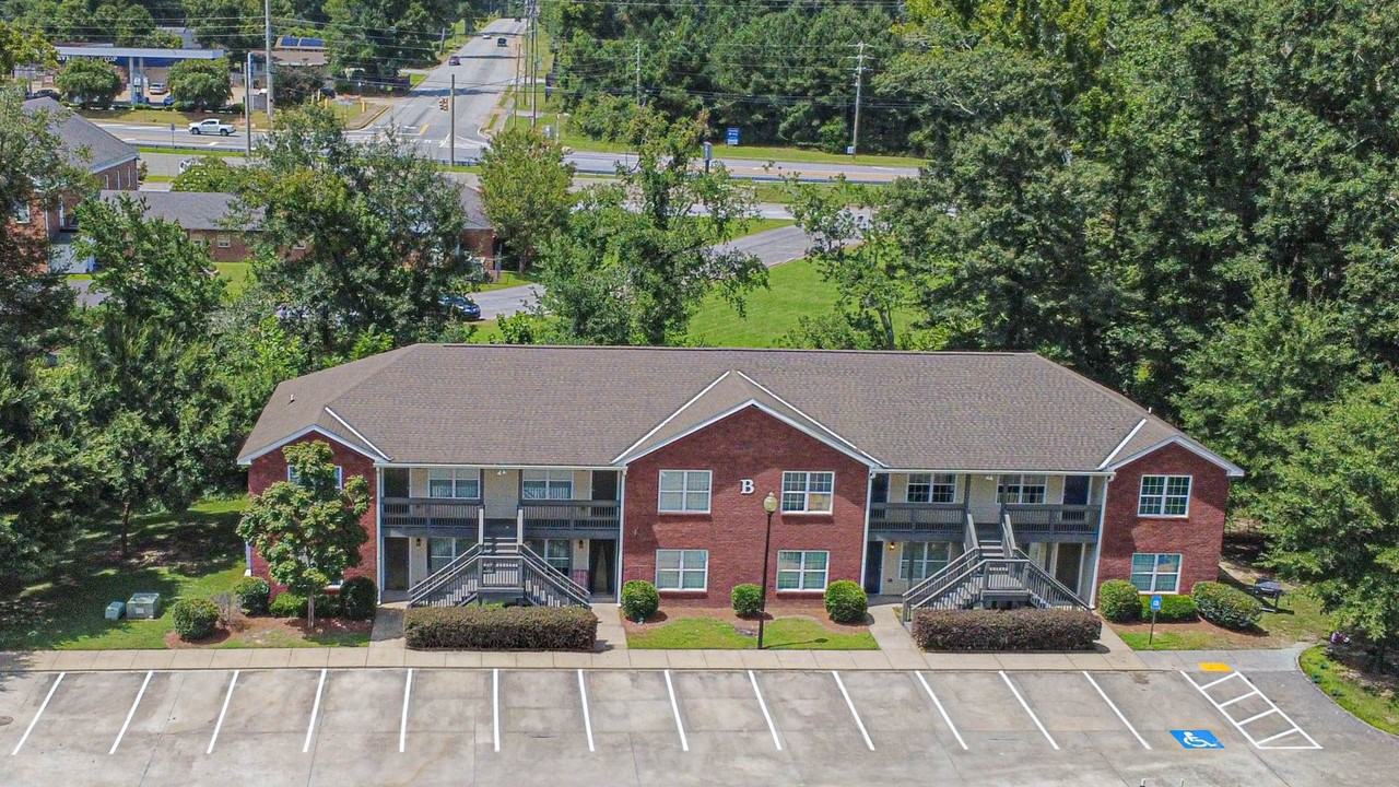 6145 Crystal Dr Apt 8a #A8 - Photo 3 of 28
