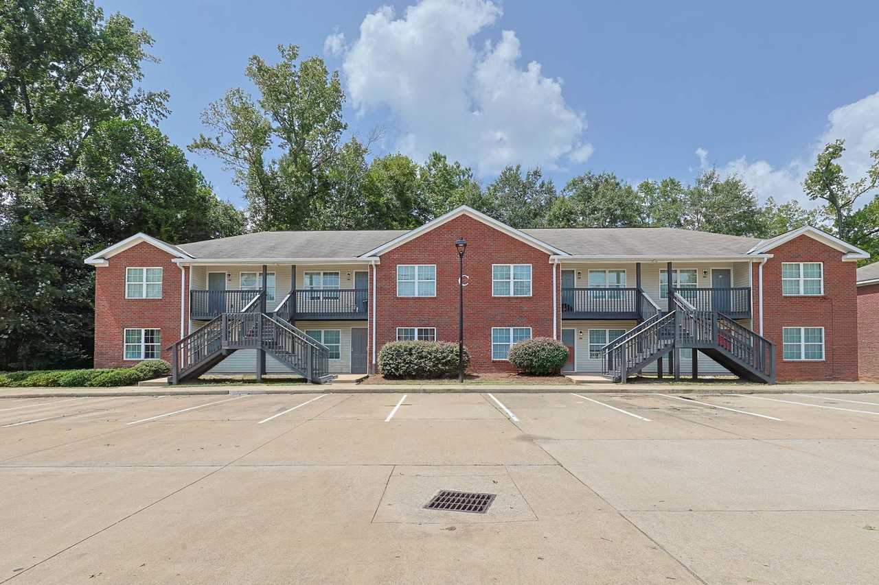 6145 Crystal Dr Apt 8a #A8 - Photo 4 of 28
