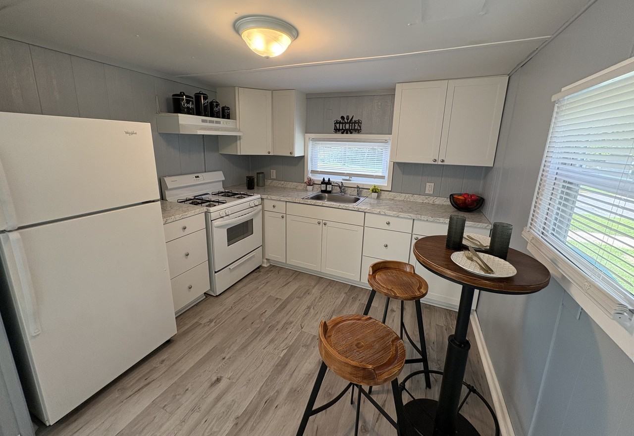 1198 Washington St #1 - Photo 6 of 7